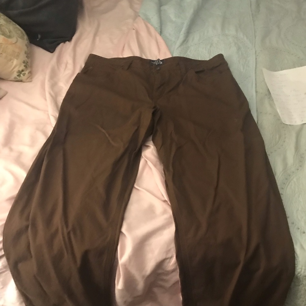 Outdoor cargo pants, never worn